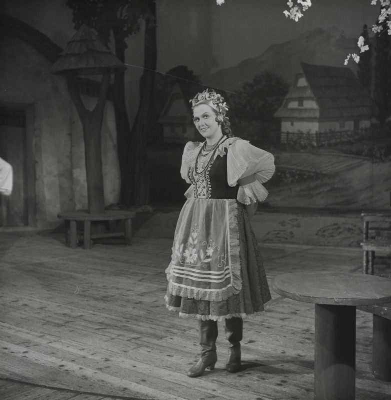 Müüdud Mõrsja, Teater Estonia, 1950, osades: Mařenka – Olga Lund