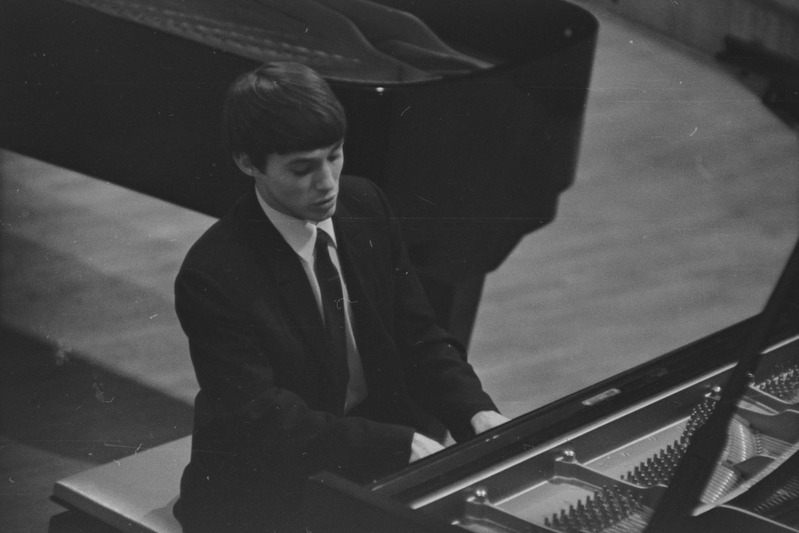 III Üleliiduline pianistide konkurss, Estonia kontserdisaal, 1969, pildil: Arkadi Seridov – õpib Moskva Konservatooriumis