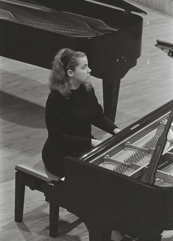 III Üleliiduline pianistide konkurss, Estonia kontserdisaal, 1969, pildil: Olga Voltškova – töötab Novosibirski Konservatooriumis