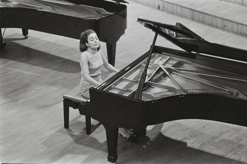 III Üleliiduline pianistide konkurss, Estonia kontserdisaal, 1969, pildil: Irina Tsuturjan – Jerevani Konservatooriumi aspirantuuri õpilane