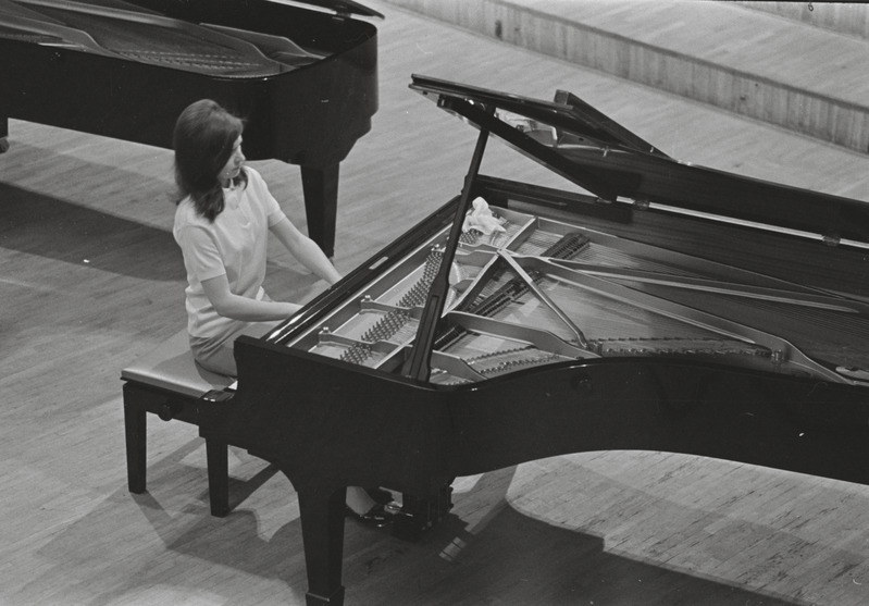 III Üleliiduline pianistide konkurss, Estonia kontserdisaal, 1969, pildil: Zoja Mednikova – õpib Moskva Konservatooriumi aspirantuuris