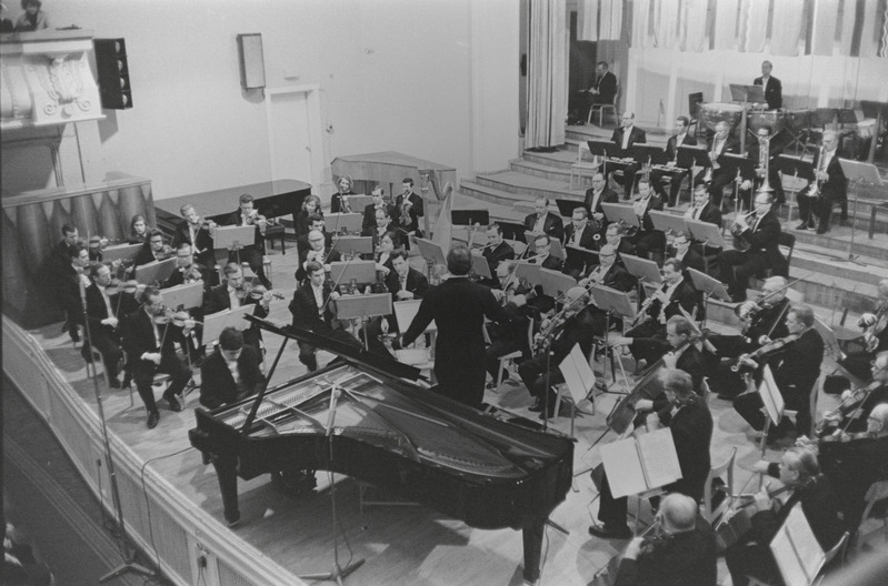 III Üleliiduline pianistide konkurss, Estonia kontserdisaal, 1969, pildil: Vladimir Petrov – lõppvoor