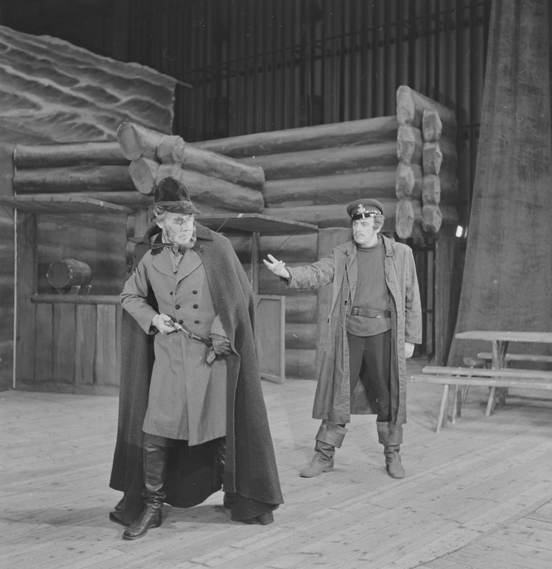 Tormide Rand, Teater Estonia, 1951, osades: Ungru krahv – Vootele Veikat, Petrov – Georg Taleš