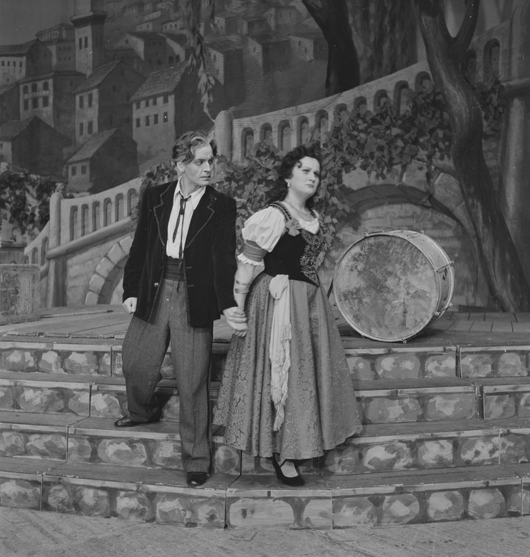 Pajatsid, Teater Estonia, 1954, osades: Canio – Voldemar Palder, Nedda – Aino Külvand