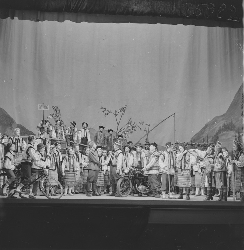 Trembita, Teater Estonia, 1950, pildil: stseen lavastusest