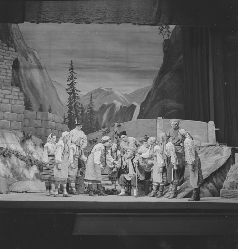 Trembita, Teater Estonia, 1950, osades: Vassilina – Meta Kodanipork, Košub – Hugo Malmsten