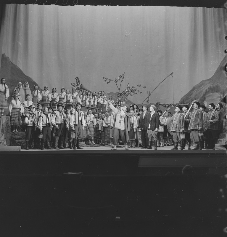 Trembita, Teater Estonia, 1950, pildil: stseen lavastusest