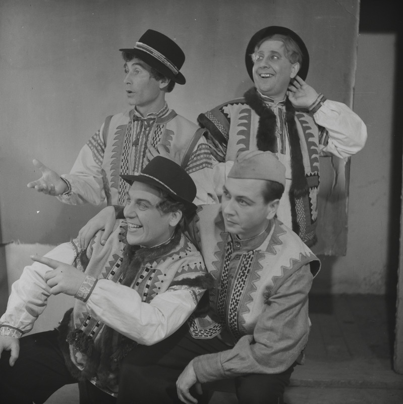 Trembita, Teater Estonia, 1950, osades: Mikola – Heino Otto, Petro – Vello Viisimaa, Mihass – Feliks Juhandi, Sumov – Ants Aasma