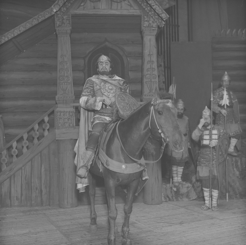 Vürst Igor, Teater Estonia, 1951, osades: Vürst Igor – Georg Taleš