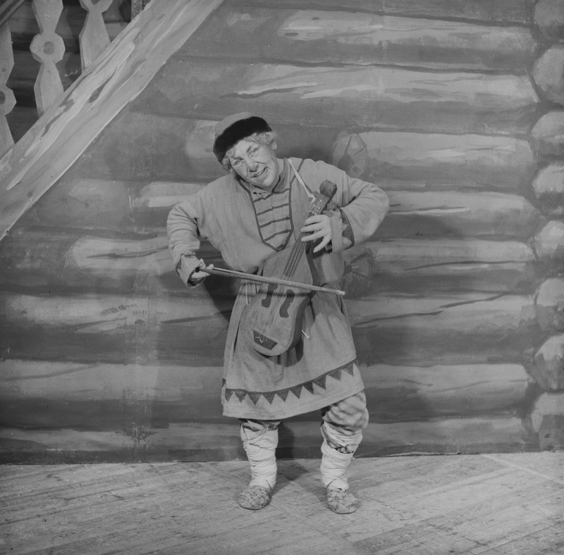 Vürst Igor, Teater Estonia, 1951, osades: Jeroška – Heino Otto