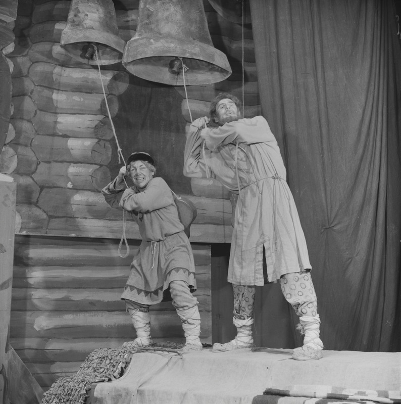 Vürst Igor, Teater Estonia, 1951, osades: Jeroška – Heino Otto, Skula – Artur Linnamägi