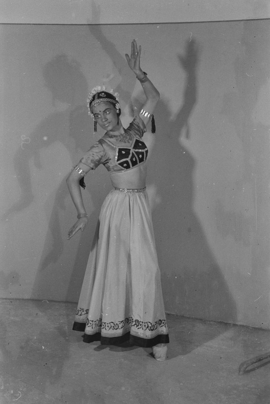 Lakme, Teater Estonia, 1951, osades: India tantsijatar – Aigi Rüütel
