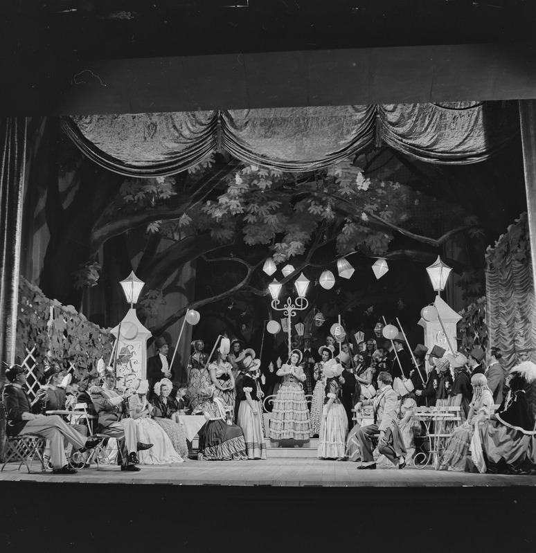 Kerjusüliõpilane, Teater Estonia, 1947, pildil: stseen etendusest