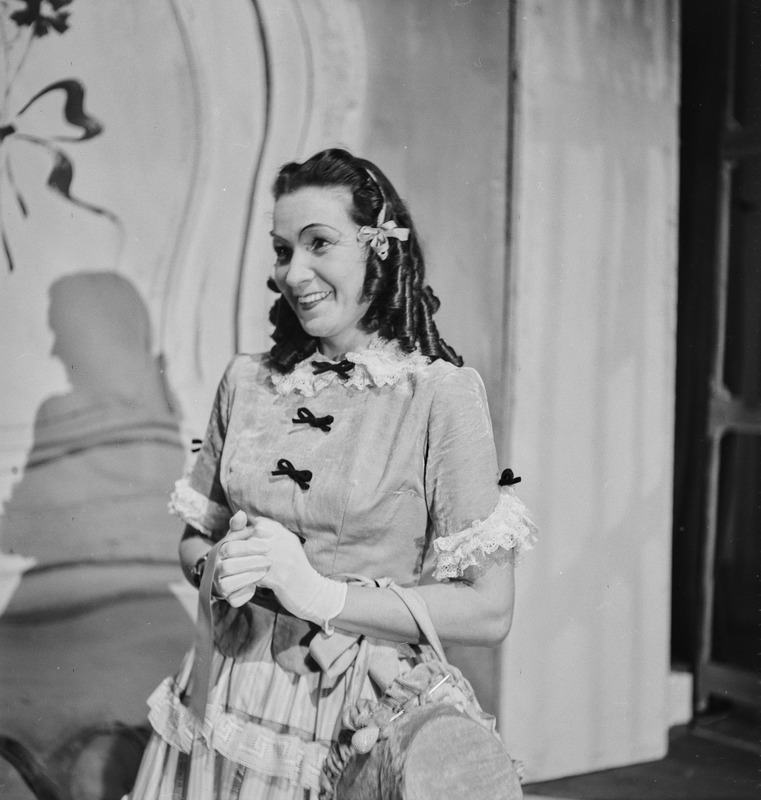 Kerjusüliõpilane, Teater Estonia, 1947, osades: Laura – Meta Kodanipork