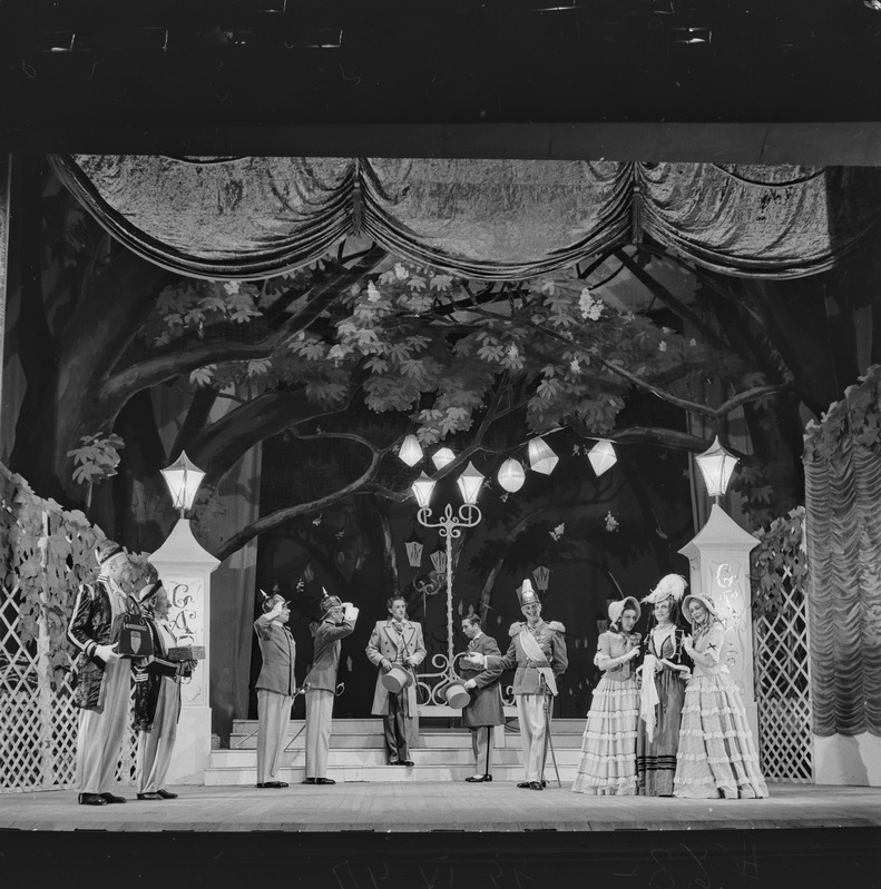 Kerjusüliõpilane, Teater Estonia, 1947, pildil: stseen etendusest