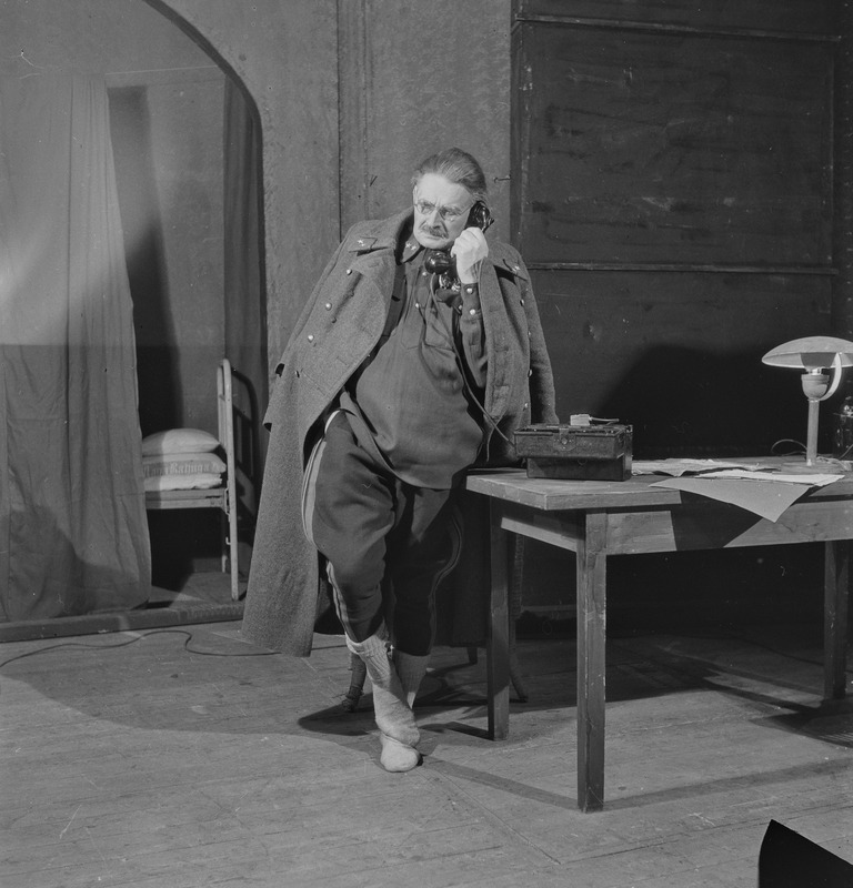 Mehisus, Teater Estonia, 1948, osades: Sergei Antonovitš Rjabinin – Aleksander Randviir