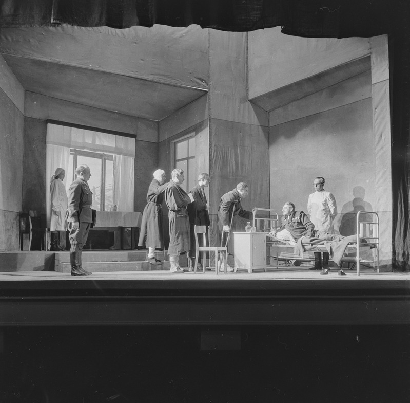 Mehisus, Teater Estonia, 1948, pildil: stseen etendusest