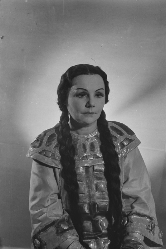 Vürst Igor, Teater Estonia, 1949, osades: Jaroslavna – Marta Rungi