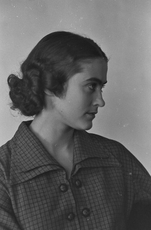 portree: Ülle Ulla, 1954