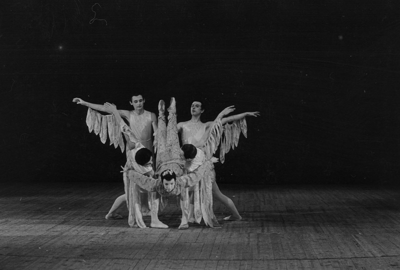 Koreograafilise Kooli õpilasõhtu, Teater Estonia, 1952, osades: Fööniks – Gustav-Agu Püüman, Fööniks – Leonhard Anderson, Fööniks – Ants Ruutma,  Fööniks – Ago Herküll, Tao Hoa – Mai Murdmaa