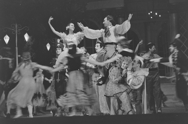 Karneval, Teater Estonia, 1954, osades: – Armin Alla - Ajapaik