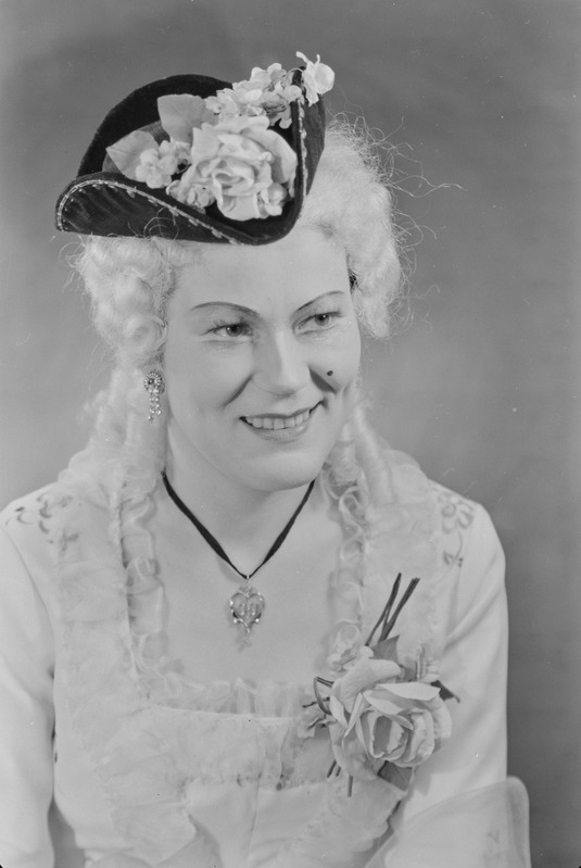 Padaemand, Teater Estonia, 1957, osades: Liisa – Paula Padrik