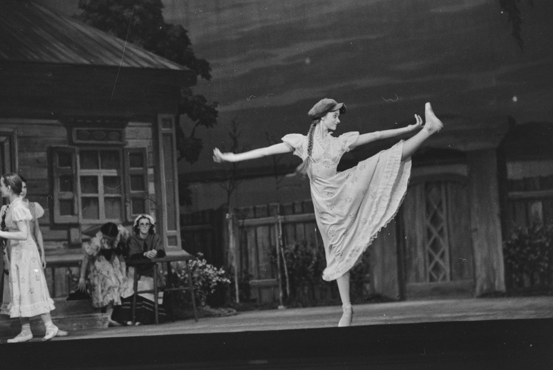 Koreograafilise Kooli 1. lennu lõpetajate balletiõhtu ja lõpuaktus, pildil: Glieri balleti Vaskratsanik 2. vaatus