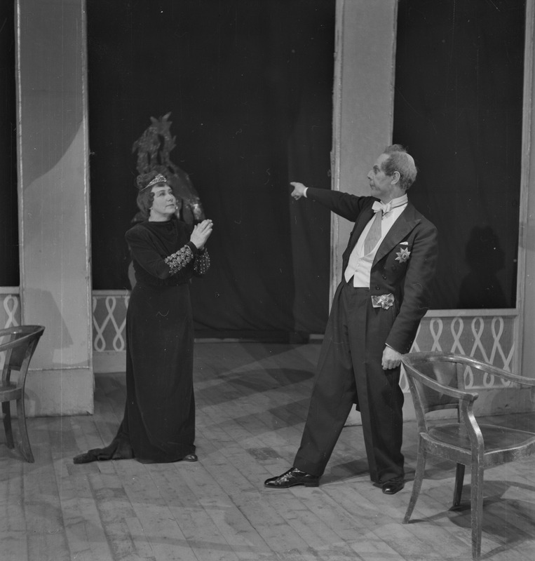 Silva, Teater Estonia, 1944, osades: Boni – Endel Pärn, Stassi – Sophie Sooäär