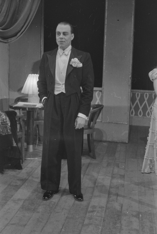 Silva, Teater Estonia, 1944, osades: Boni – Endel Pärn