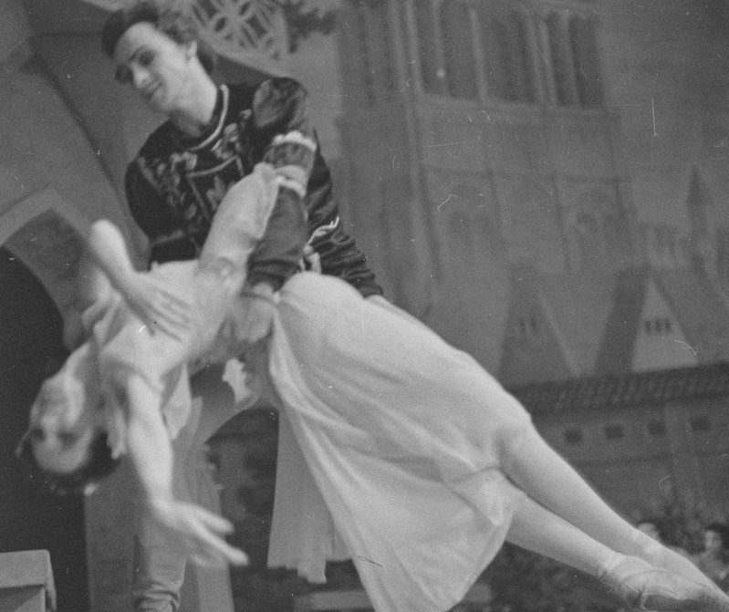 Esmeralda, Teater Estonia, 1951, pildil: stseen etendusest