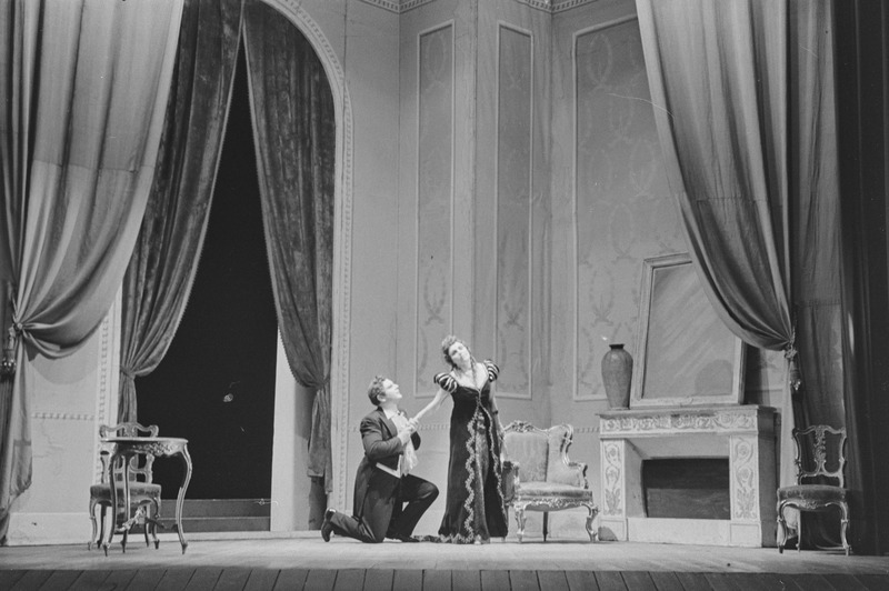 Jevgeni Onegin, Teater Estonia, 1944, osades: Onegin – Tiit Kuusik, Tatjana – Elsa Maasik