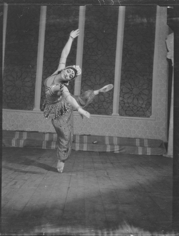Bahhtšissarai purskkaev, Teater Estonia, 1945