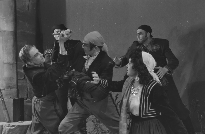 Carmen, Teater Estonia, 1947, osades: Escamillo – Vootele Veikat