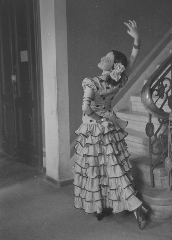 Carmen, Teater Estonia, 1947, pildil: Helga Rips, balletiartist