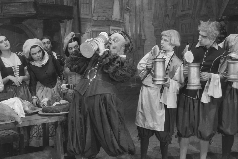 Windsori lõbusad naised, Teater Estonia, 1948, osades: Sir John Falstaff – Boris Blinov