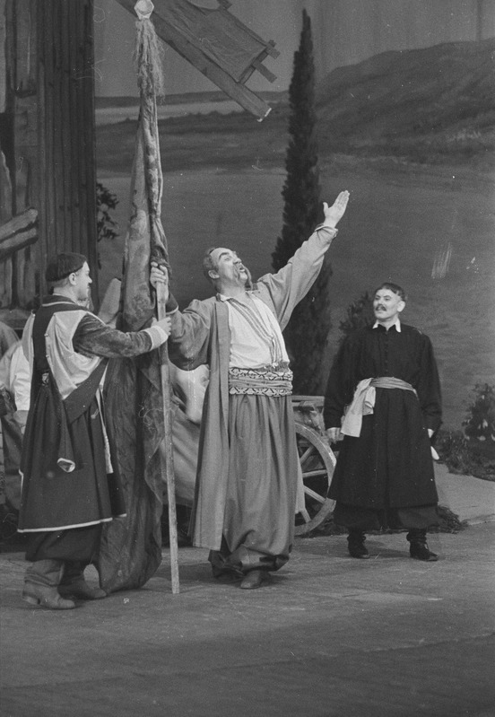 Zaporoožlane Doonau taga, Teater Estonia, 1948, osades: Netšai – Viktor Gurjev, Karass – Aaro Pärn, Prokop – Alfred Mering