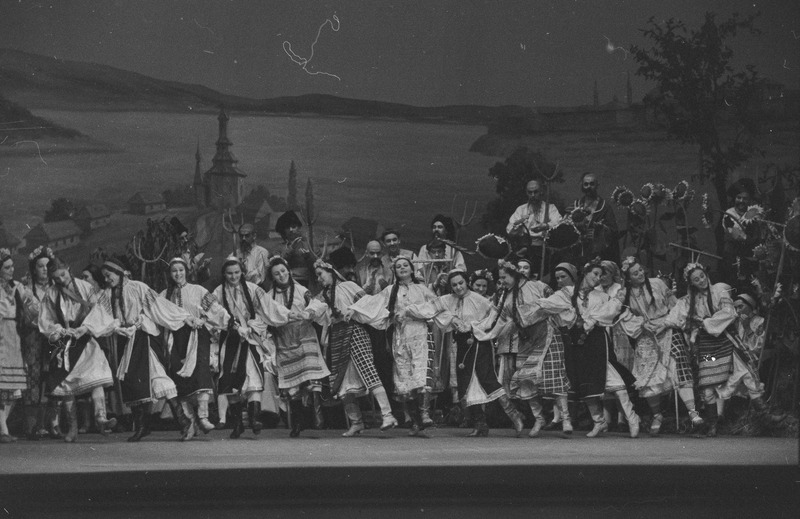 Zaporoožlane Doonau taga, Teater Estonia, 1948, pildil: tantsustseen