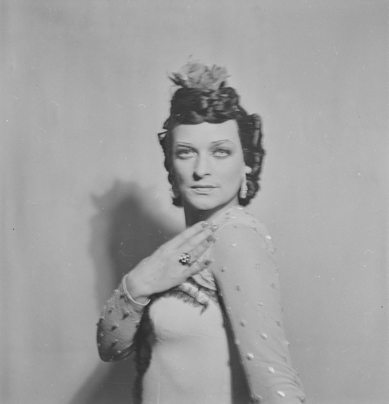 Itaalia Capriccio, Teater Estonia, 1948, osades: Fornarina – Inge Põder