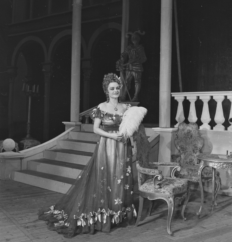 Suur viiuldaja, Teater Estonia, 1948, osades: Bella Giretti – Milli Rebane