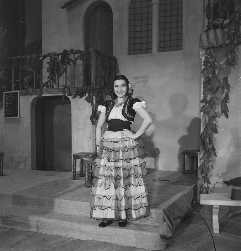 Suur viiuldaja, Teater Estonia, 1948, osades: Lola – Meta Kodanipork