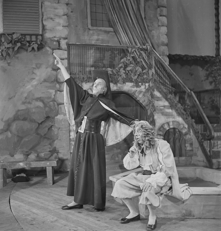 Sevilla habemeajaja, Teater Estonia, 1948, osades: Basilio – Aaro Pärn, Bartalo – Ott Raukas