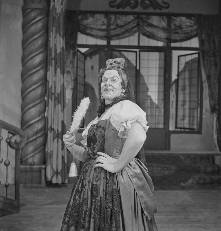 Sevilla habemeajaja, Teater Estonia, 1948, osades: Berta – Madli Poola