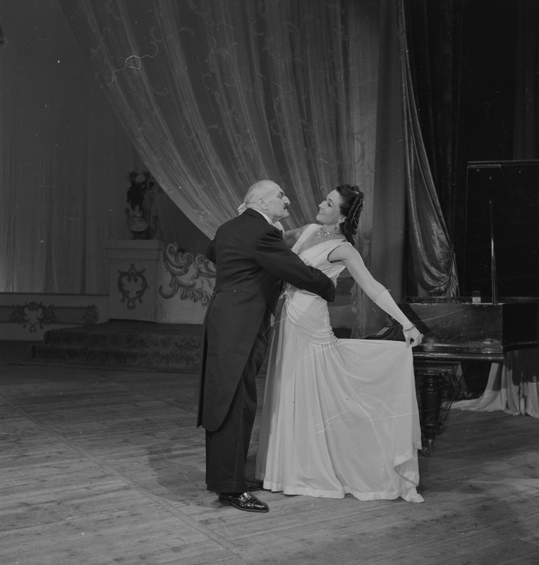 Silva, Teater Estonia, 1948, osades: Vürst Veglersheim – Paul Pinna, Silva – Meta Kodanipork