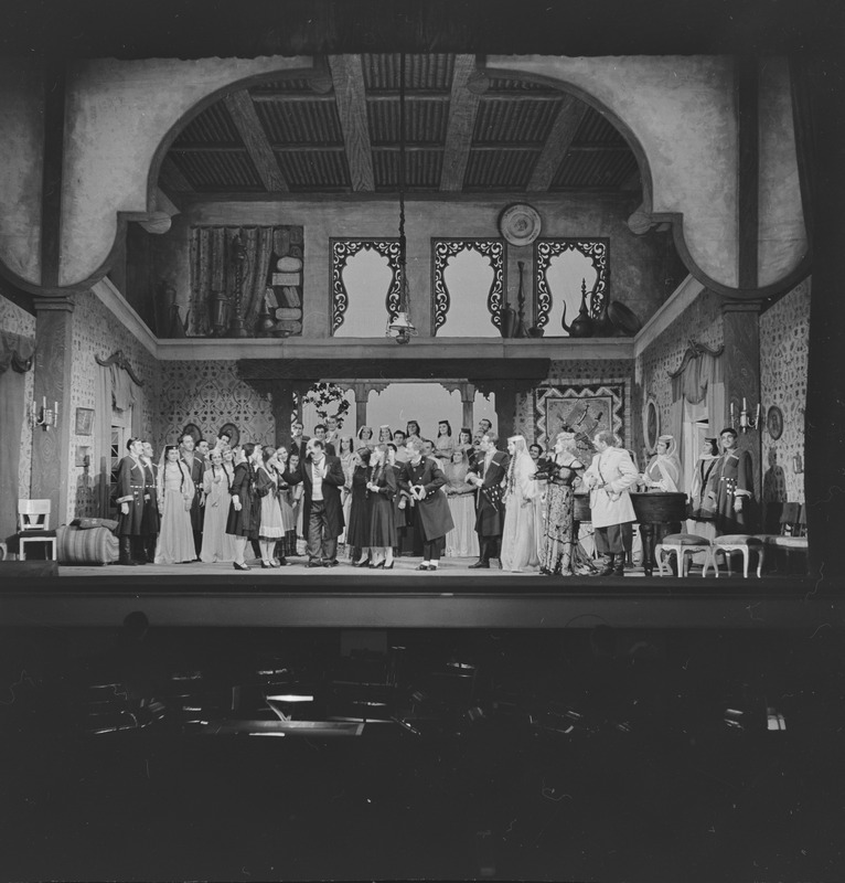 Keto ja Kote, Teater Estonia, 1953, pildil: stseen lavastusest