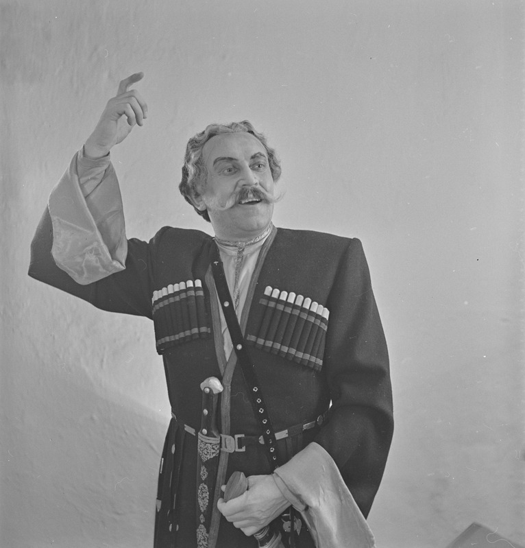 Keto ja Kote, Teater Estonia, 1953, osades: Kabato – Galina Kaljuste, Vürst Levan – Voldemar Palder, Maro – Elsa Maasik