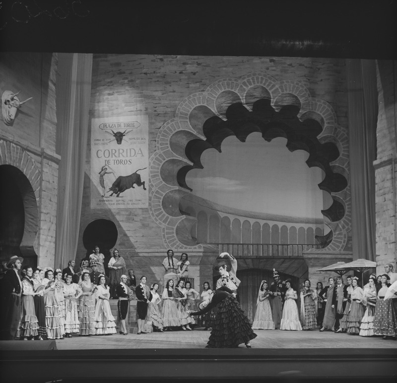 Carmen, Teater Estonia, 1955, pildil: stseen lavastusest