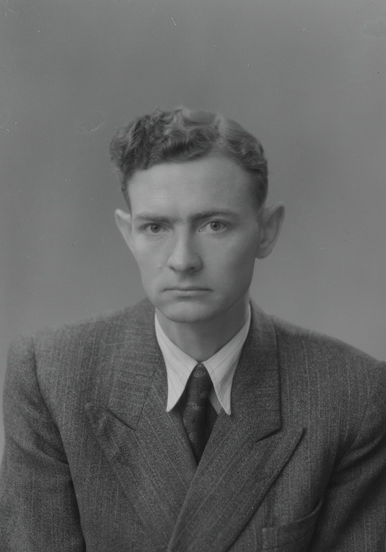 portree: Vladimir Alumäe, 1955