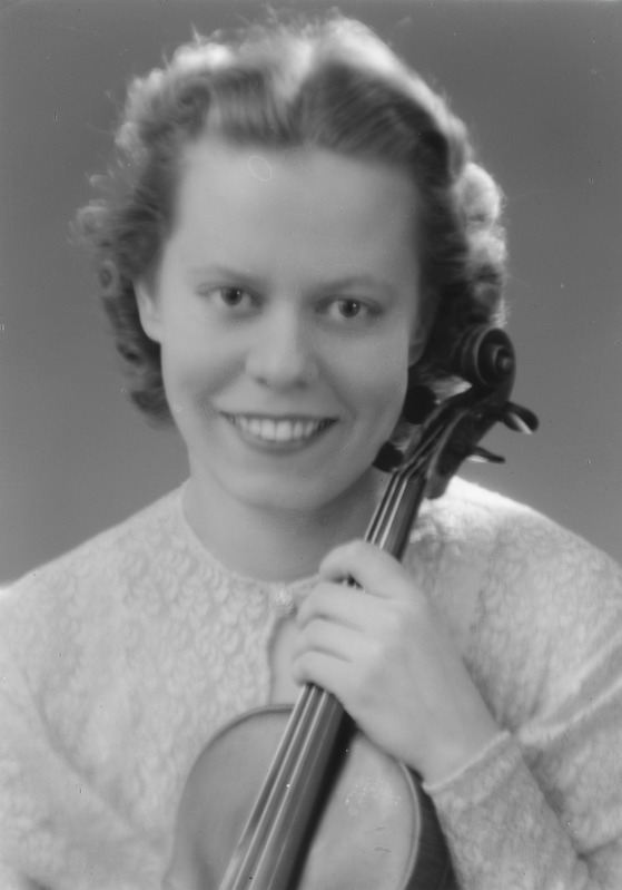 portree: Ines Rannap, 1955