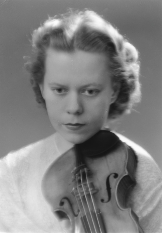 portree: Ines Rannap,