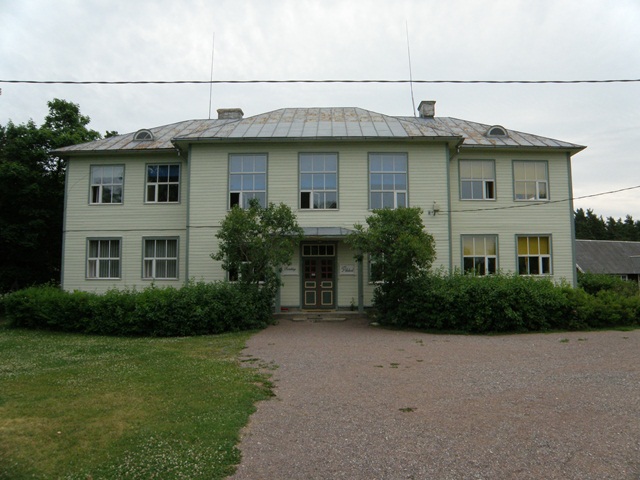 Vormsi koolimaja